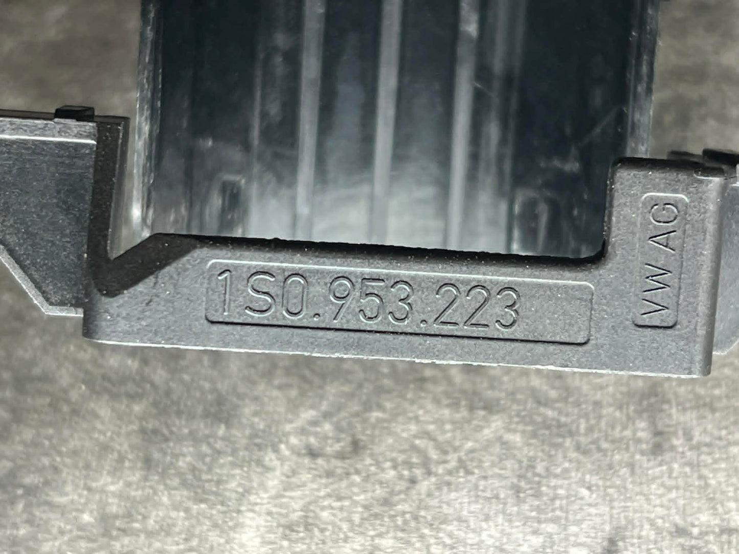 1S0953223