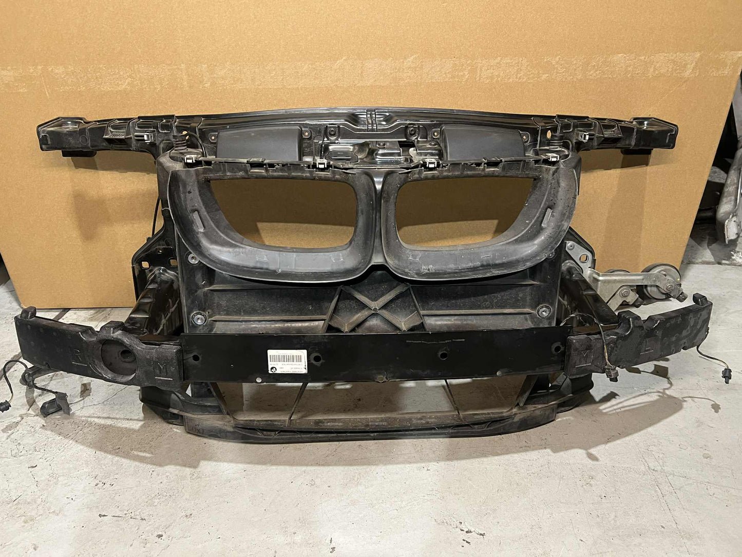 BMW 1 SERIES E82 E87 E88 6 CYLINDER RADIATOR SUPPORT WITH CRASH BAR 51647193193