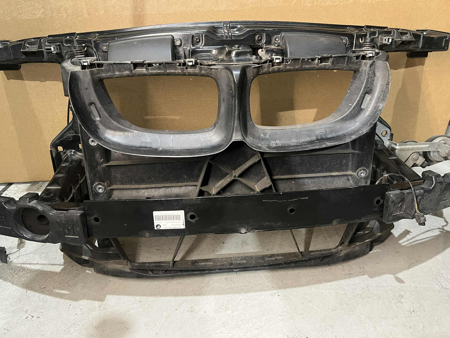 BMW 1 SERIES E82 E87 E88 6 CYLINDER RADIATOR SUPPORT WITH CRASH BAR 51647193193