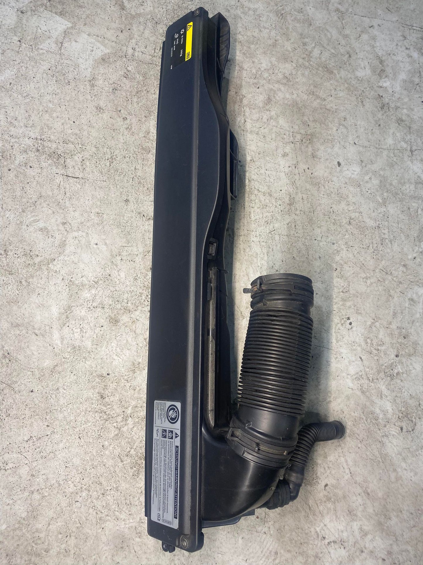 VW AUDI GOLF MK7 A3 8V AIR INTAKE DUCT 5Q0129254