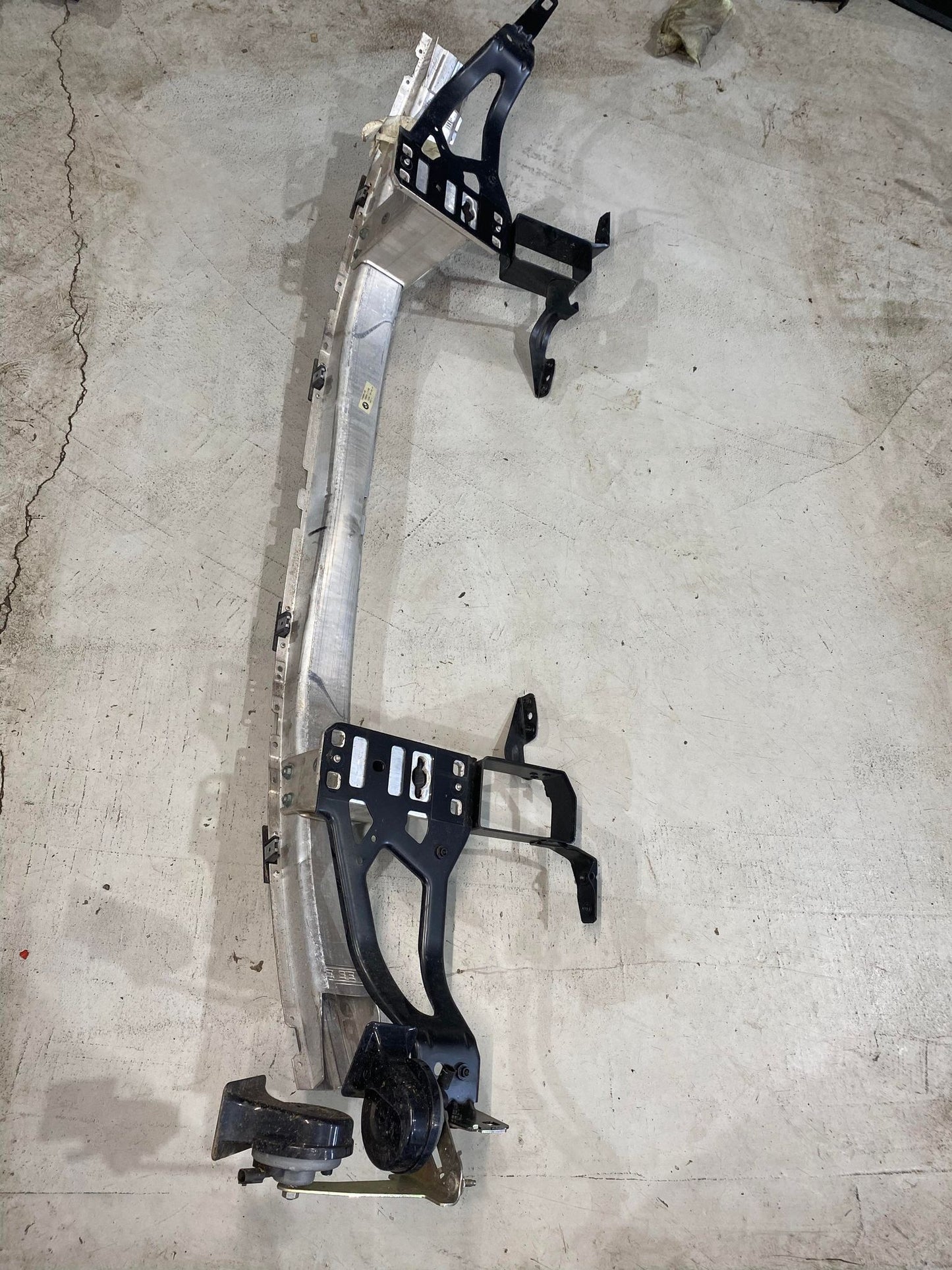 BMW 5 SERIES E60 FRONT BUMPER REINFORCEMENT 7148586