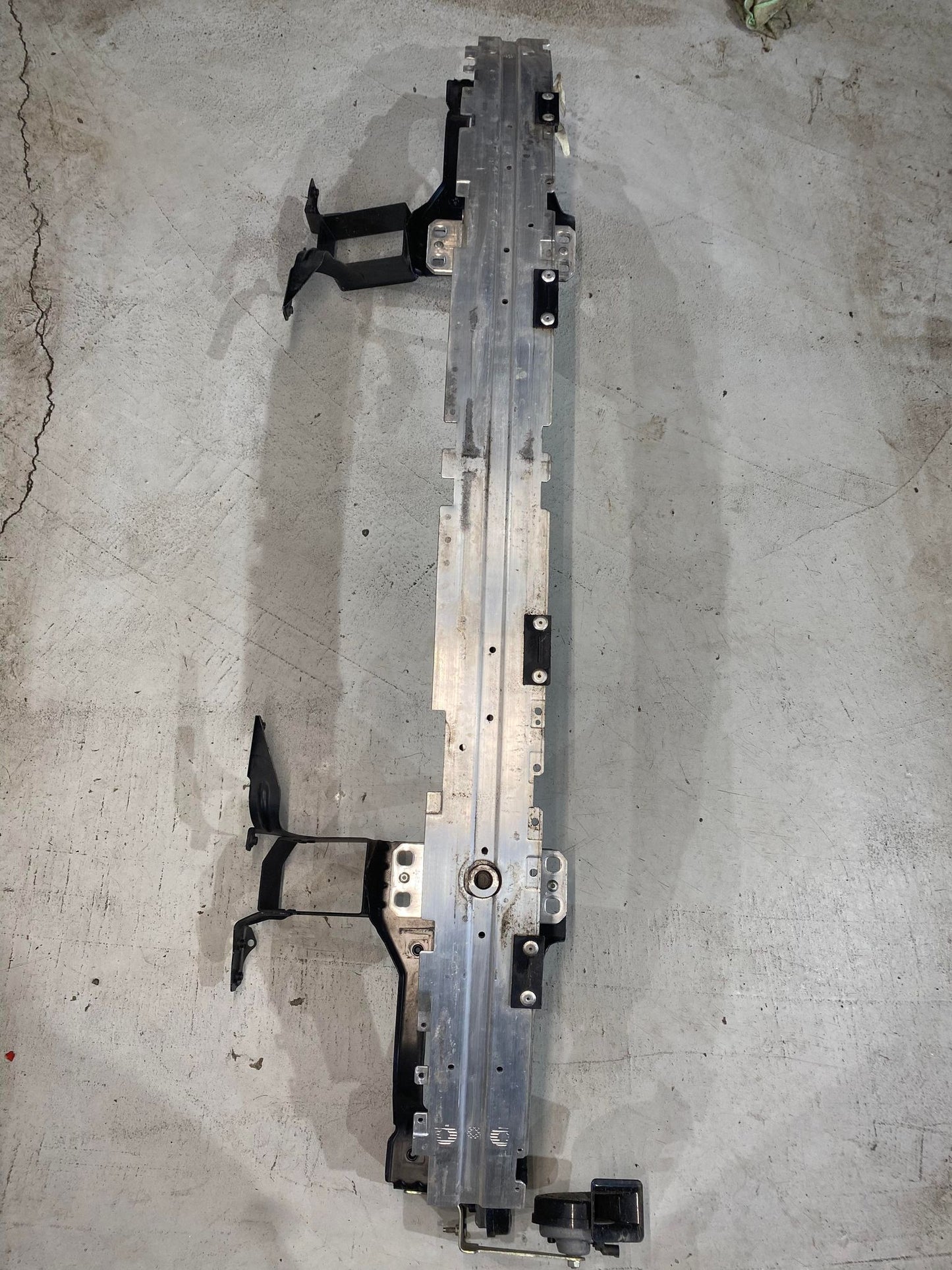 BMW 5 SERIES E60 FRONT BUMPER REINFORCEMENT 7148586