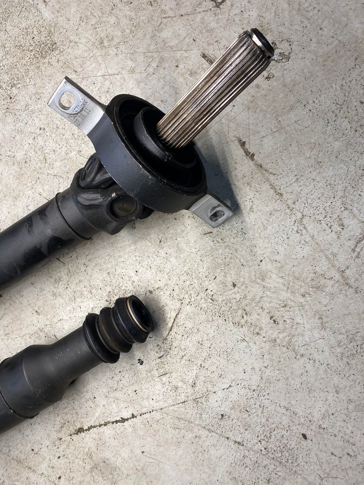 BMW 1 SERIES E87 2.0L DIESEL 120D DRIVE SHAFT 7526116