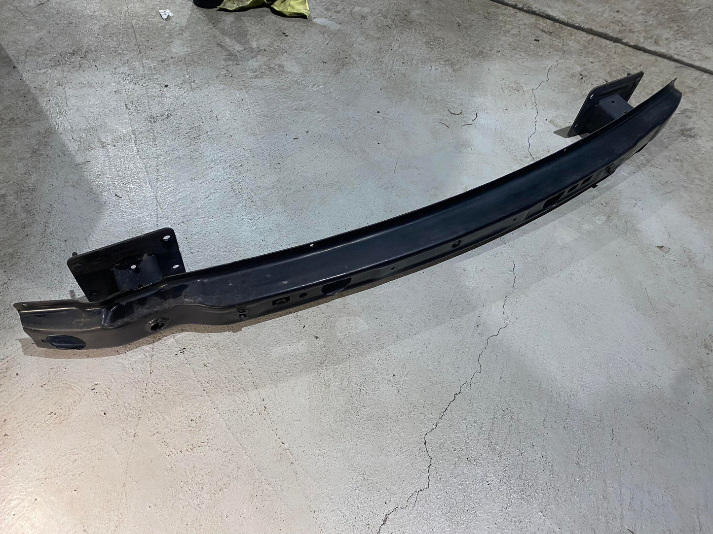 VW CADDY REAR CRASH BAR 2K0807417