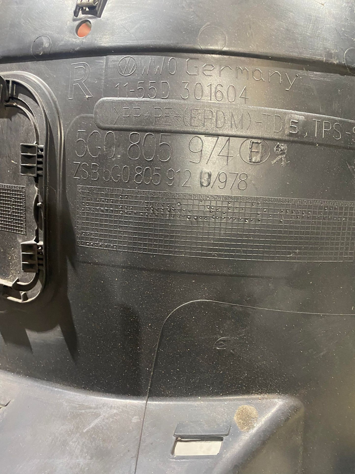VW GOLF MK7 FRONT RIGHT ARCH LINER FRONT SECTION 5G0805974
