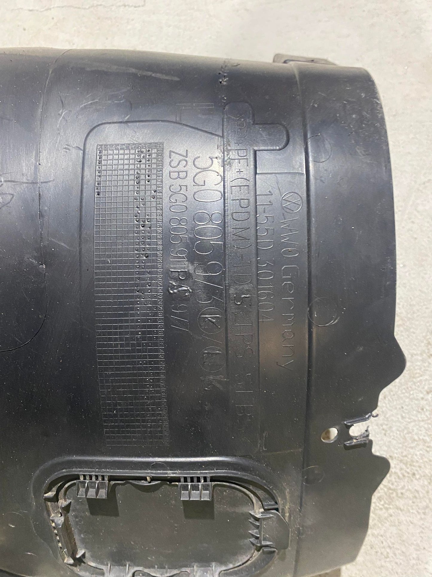 VW GOLF MK7 FRONT LEFT ARCH LINER FRONT SECTION 5G0805973