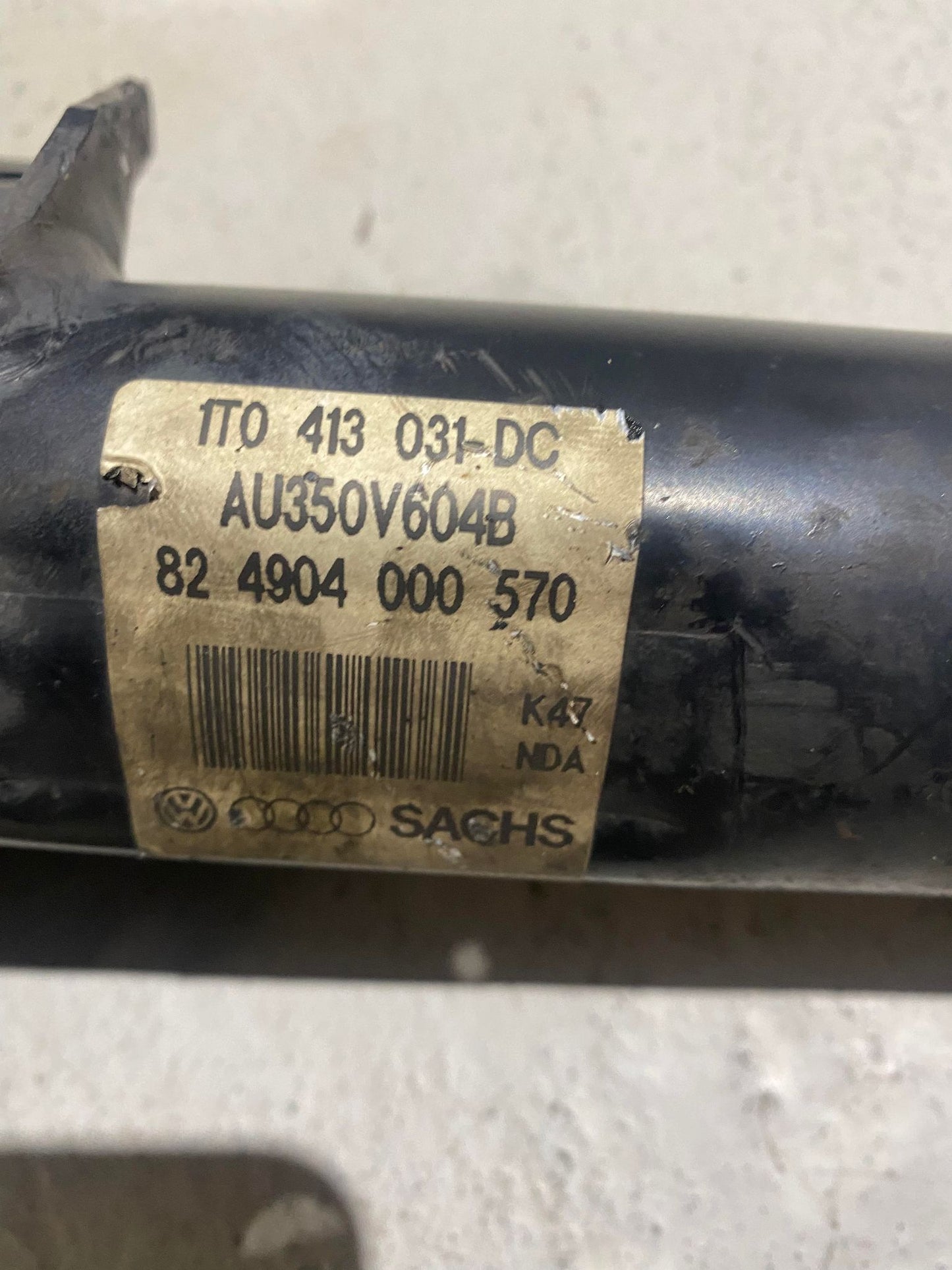 VW GOLF MK5 FRONT SHOCK ABSORBER 1T0413031DC