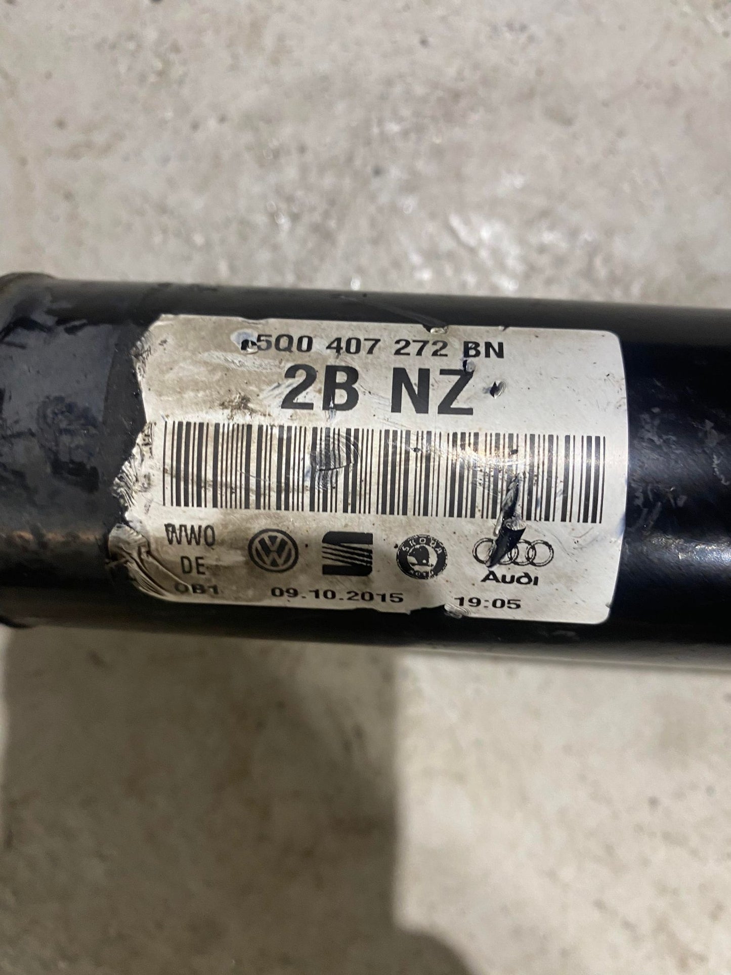 VW GOLF MK7 FRONT RIGHT DRIVESHAFT 5Q0407272