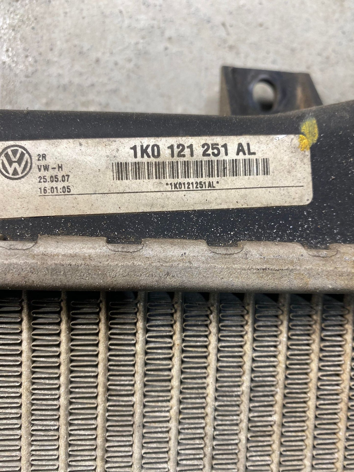 VW AUDI GOLF CADDY A3 FRONT ENGINE COOLING RADIATOR 1K0121251AL