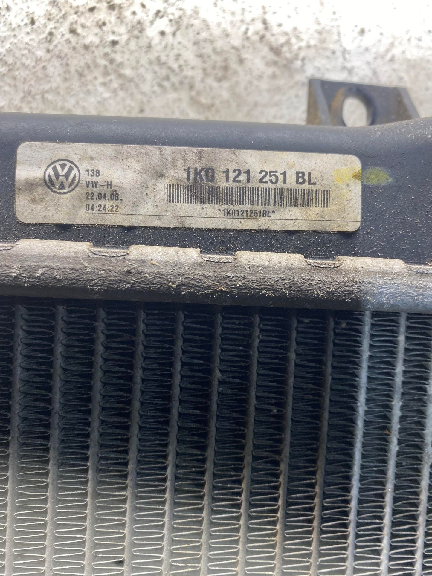 VW AUDI GOLF CADDY A3 FRONT ENGINE COOLING RADIATOR 1K0121251BL