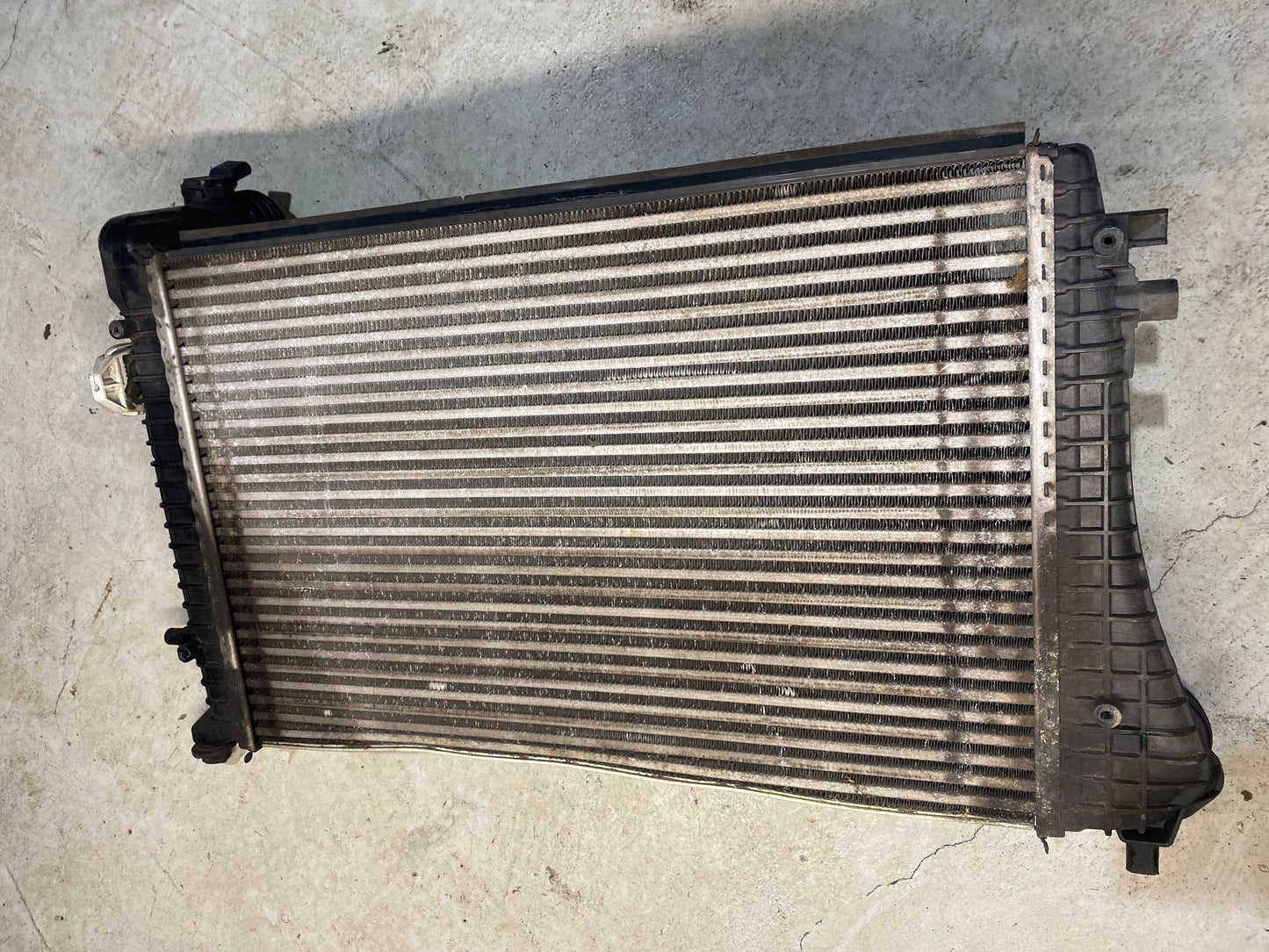 VW AUDI GOLF A3 CADDY 1.9TDI INTERCOOLER 8ML376746