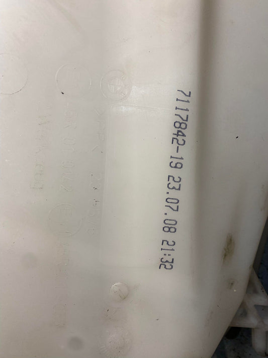 BMW 3 SERIES E90 WINDSCREEN WASHER FLUID BOTTLE 7117842