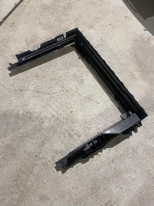 BMW 5 SERIES E60 RADIATOR HOLDER BRACKET F8716002