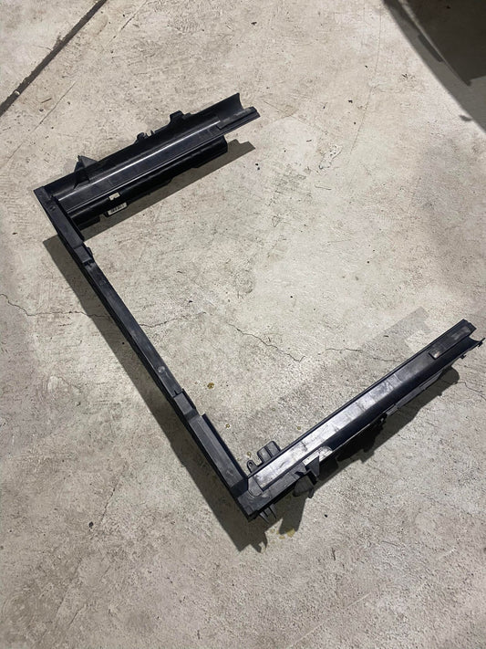 BMW 5 SERIES E60 RADIATOR HOLDER BRACKET F8716002