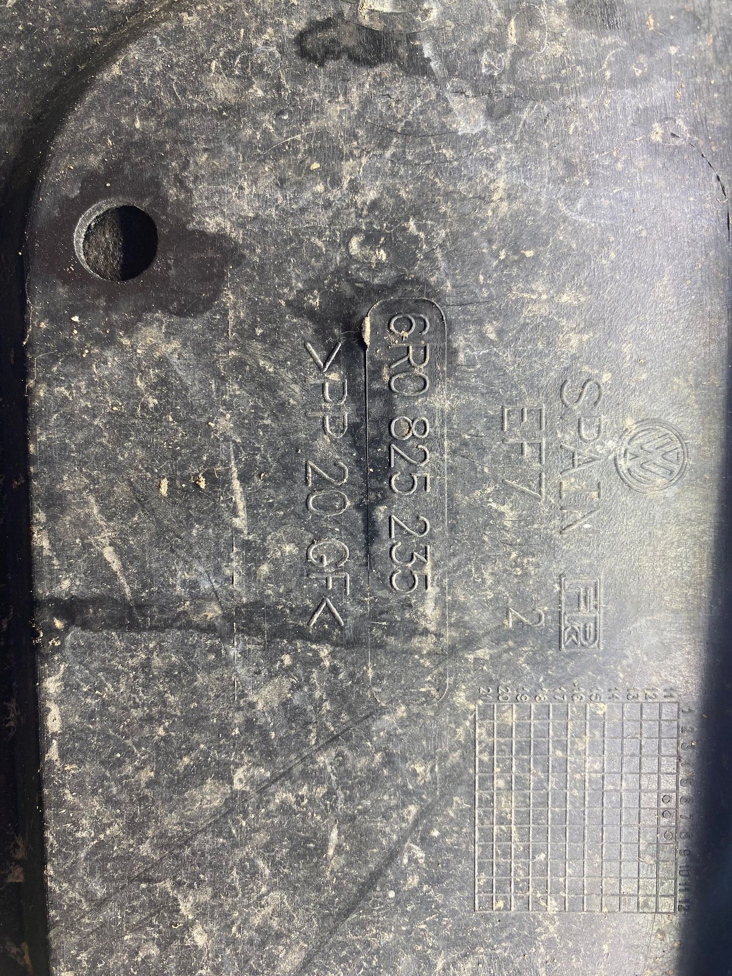 VW POLO 6R ENGINE UNDERTRAY 6R0825235