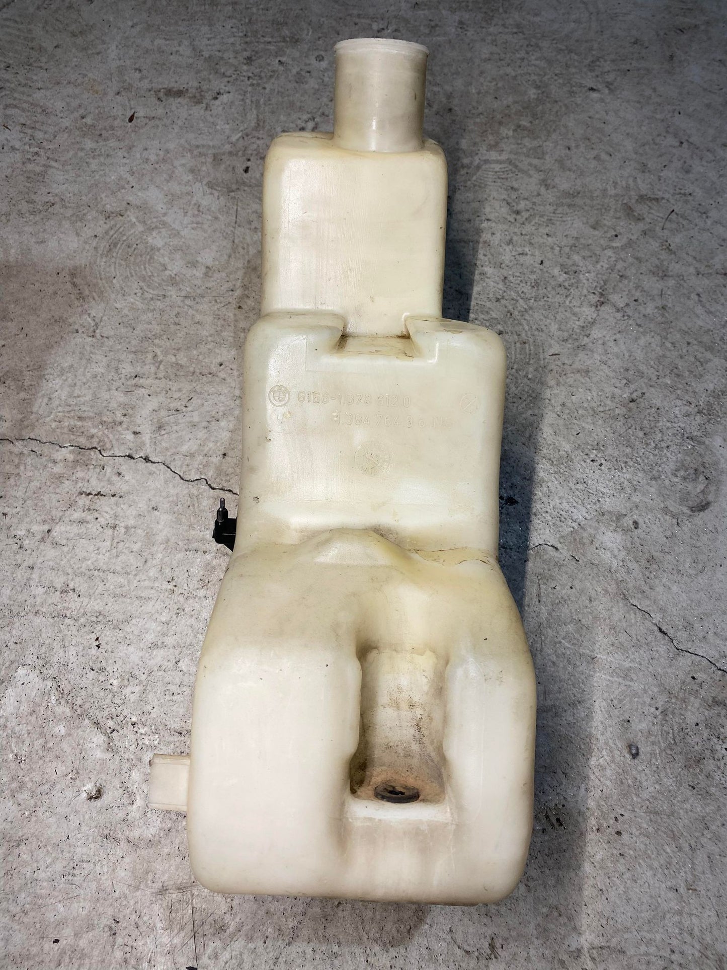 BMW 5 7 SERIES E34 E32 WINDSCREEN WASHER FLUID BOTTLE 1378612