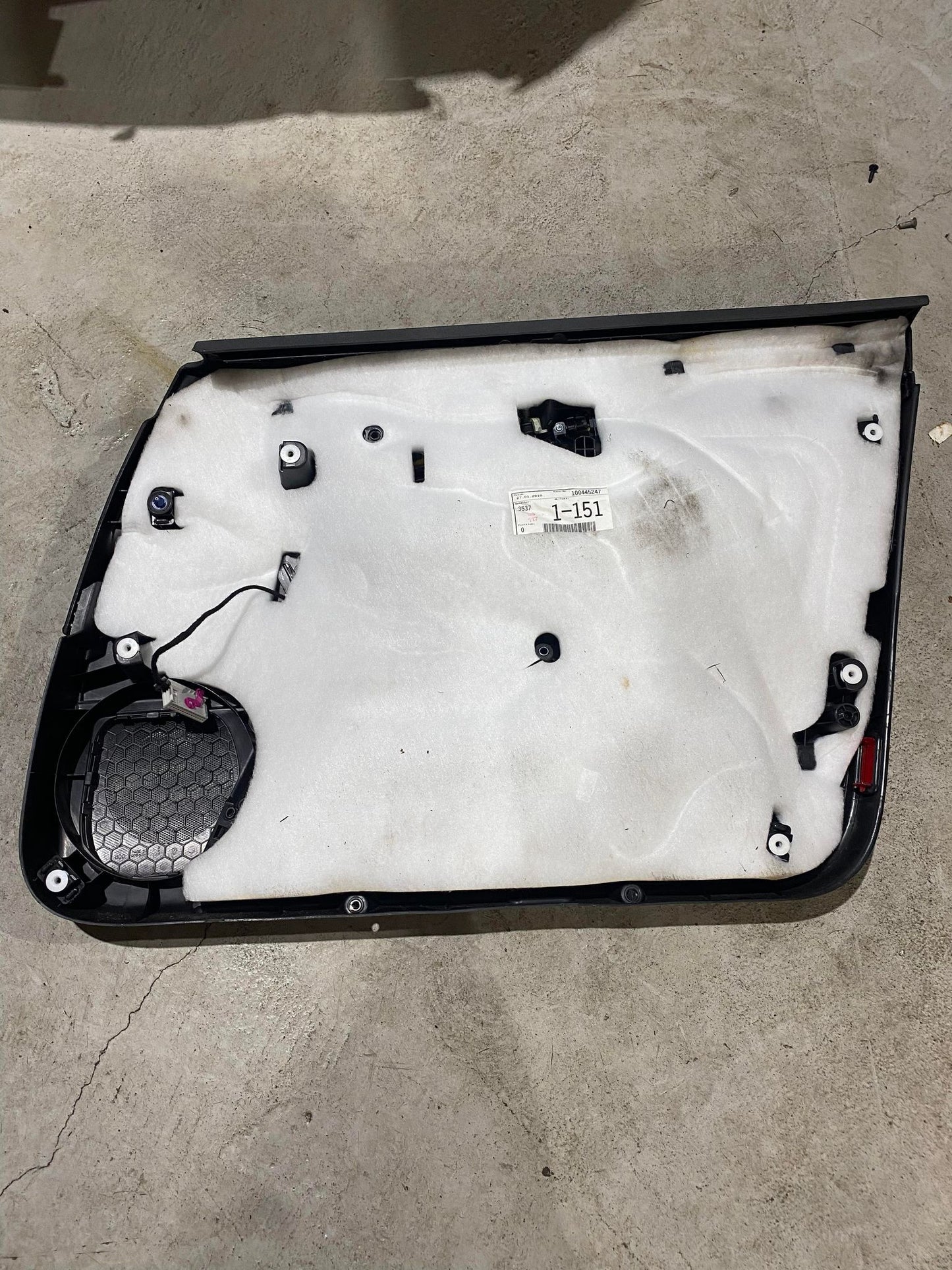 AUDI A3 8P FRONT LEFT PASSENGER DOOR CARD