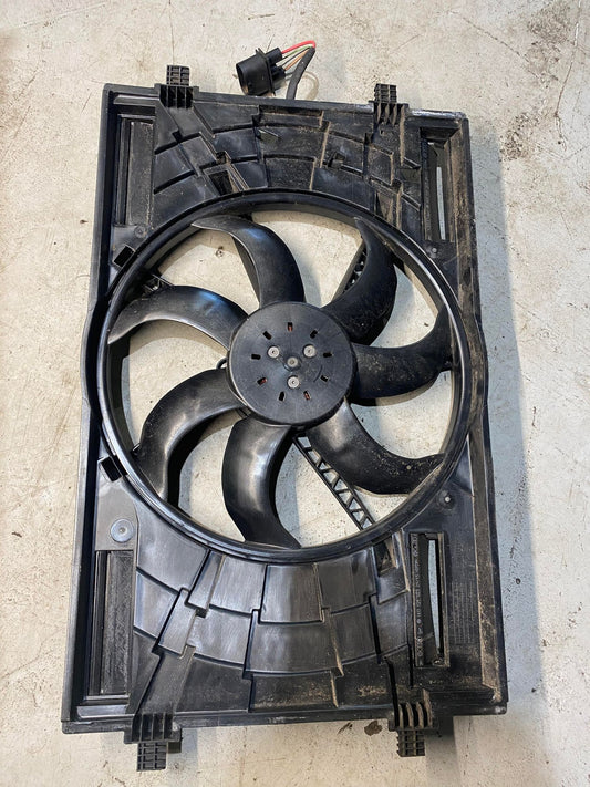VW AUDI A3 GOLF RADIATOR COOLING FAN 5Q0121205