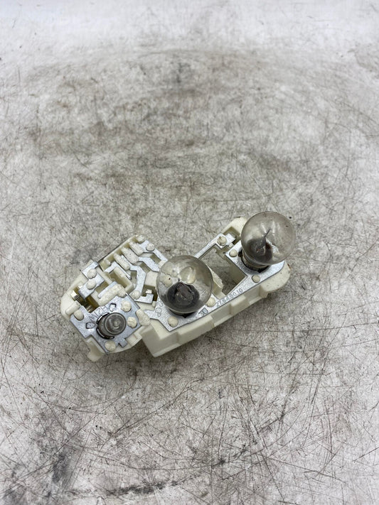 BMW 3 SERIES E90 REAR RIGHT SIDE OF BOOT LIGHT PANNEL 7183842