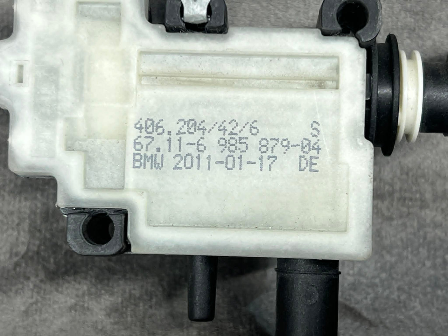 BMW 1 Series E81 / E82 / E87 / E88 Fuel Filler Flap Actuator - 6985879 (Used) - LRI Autoparts