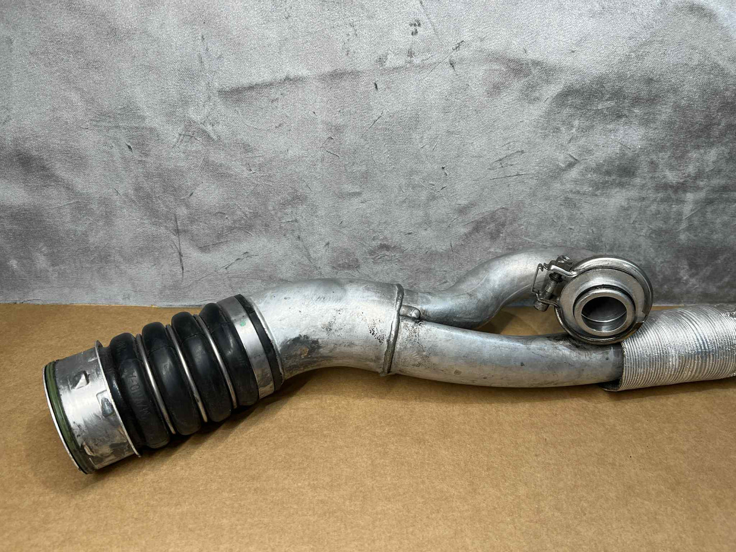 BMW 1 3 SERIES N54 TURBO CHARGE AIR PIPE 7556552
