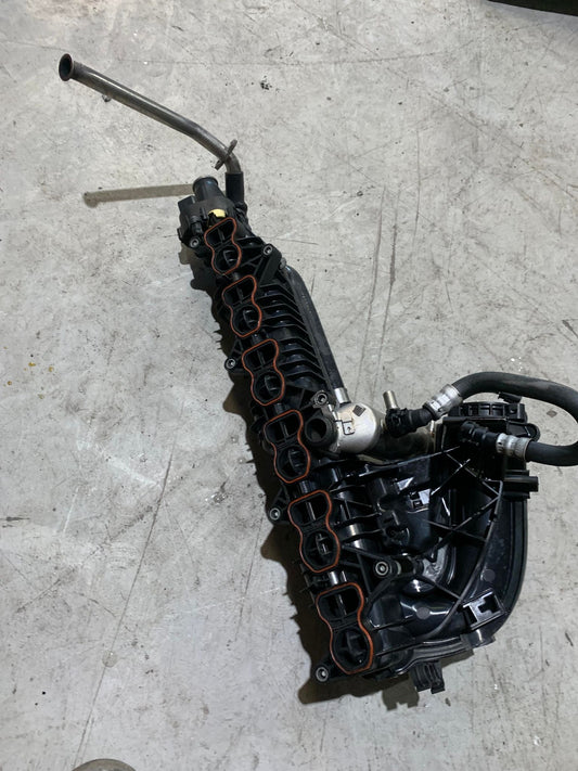 BMW X5 E70 N57 INTAKE MANIFOLD 8507233