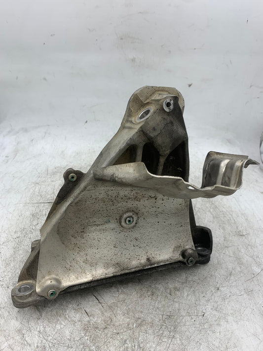 BMW X5 E70 FRONT RIGHTENGINE SUPPORT BRACKET 6790022