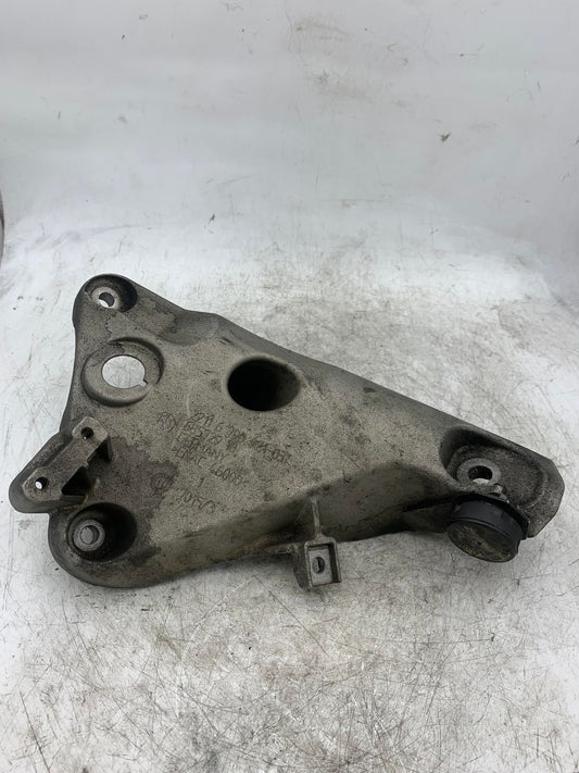 BMW X5 E70 FRONT LEFT ENGINE SUPPORT MOUNT 6790021