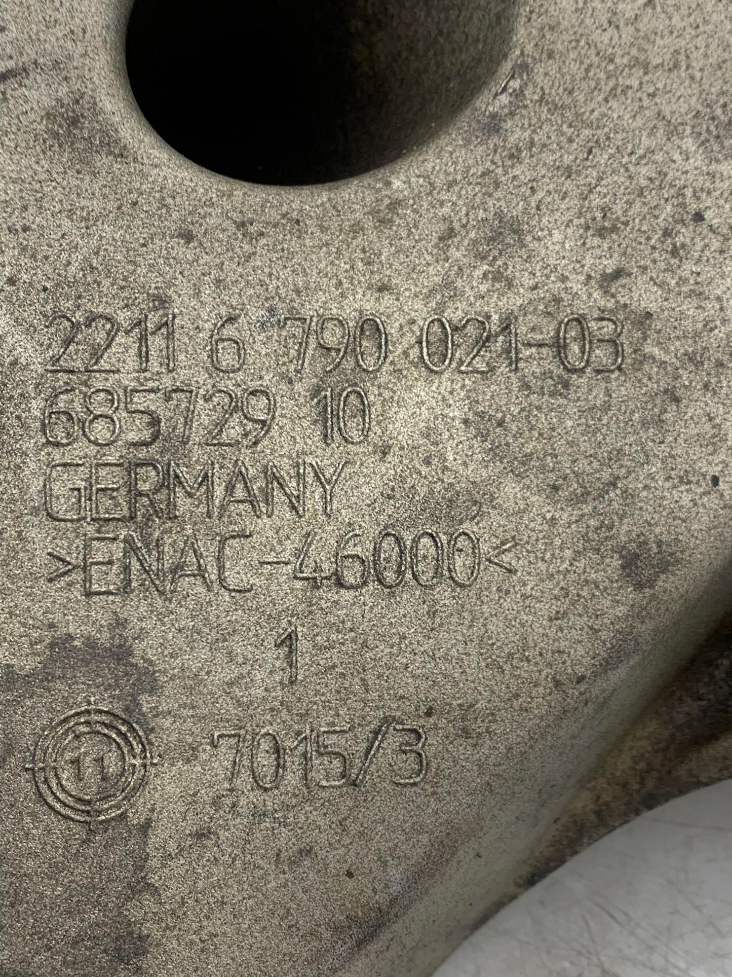 BMW X5 E70 FRONT LEFT ENGINE SUPPORT MOUNT 6790021