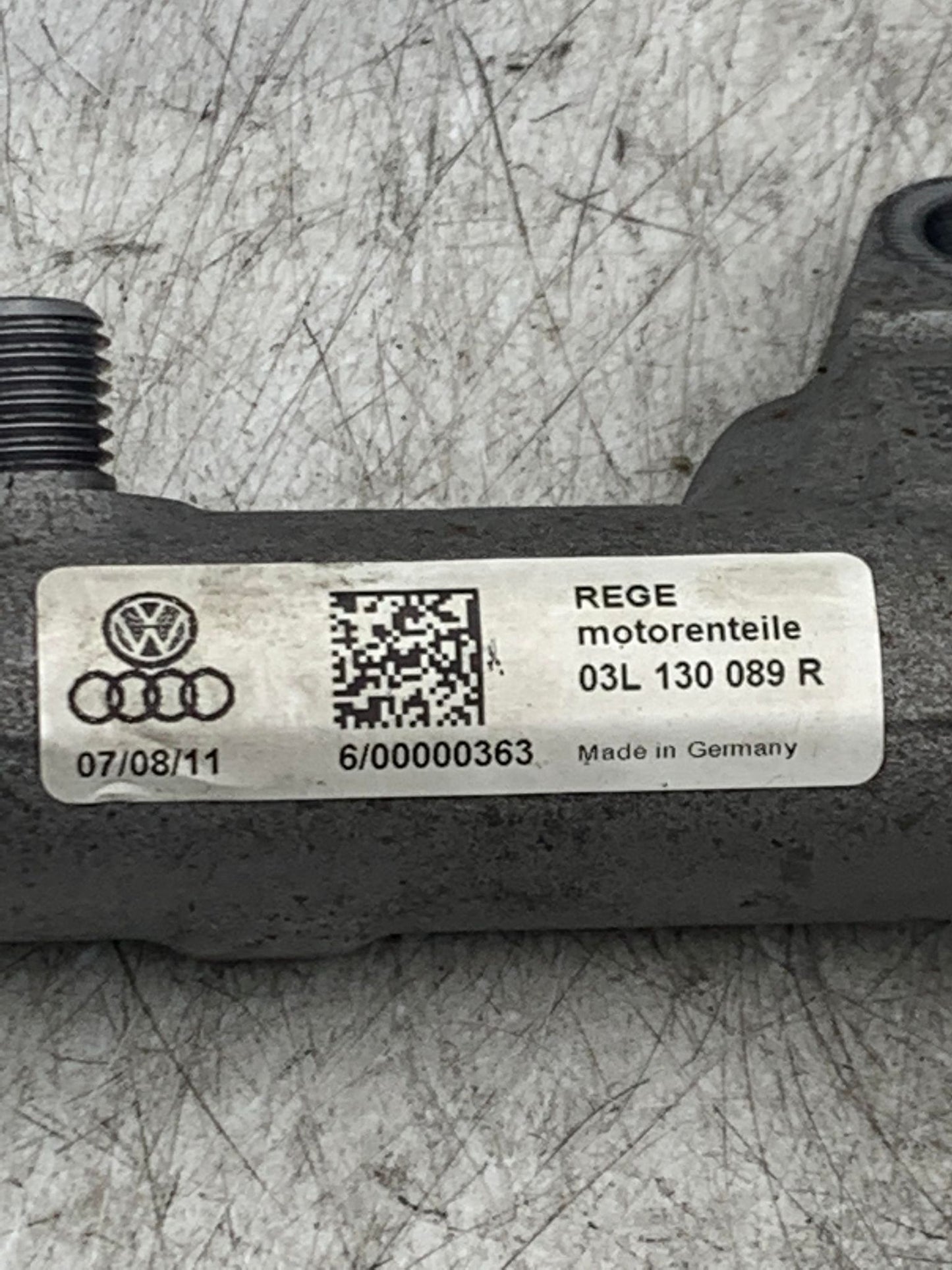 VW AUDI 2.0 FUEL INJECTOR RAIL 03L130089