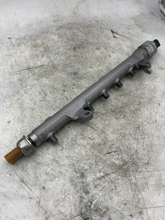 VW AUDI 2.0 FUEL INJECTOR RAIL 03L130089