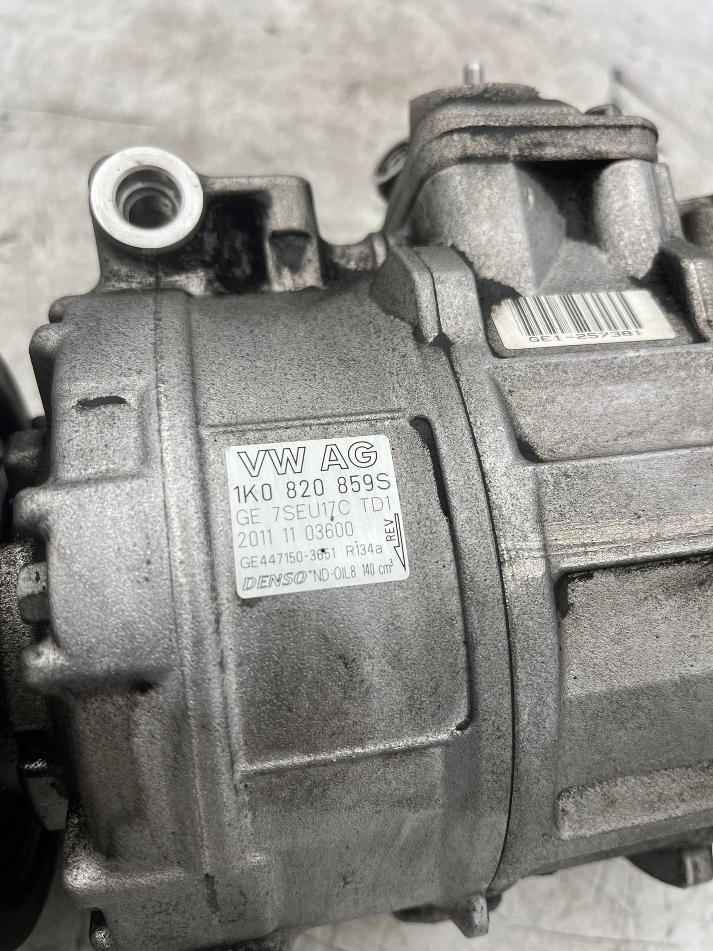 VOLKSWAGEN AUDI A3 GOLF AC COMPRESSOR 1K0820859S
