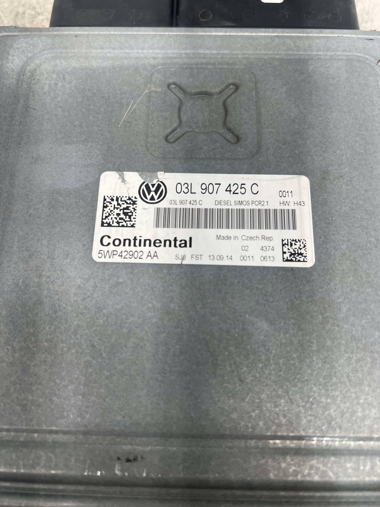 VOLKSWAGEN CADDY 1.6TDI CAY / CAYD ENGINE CONTROL UNIT ECU 03L907425C