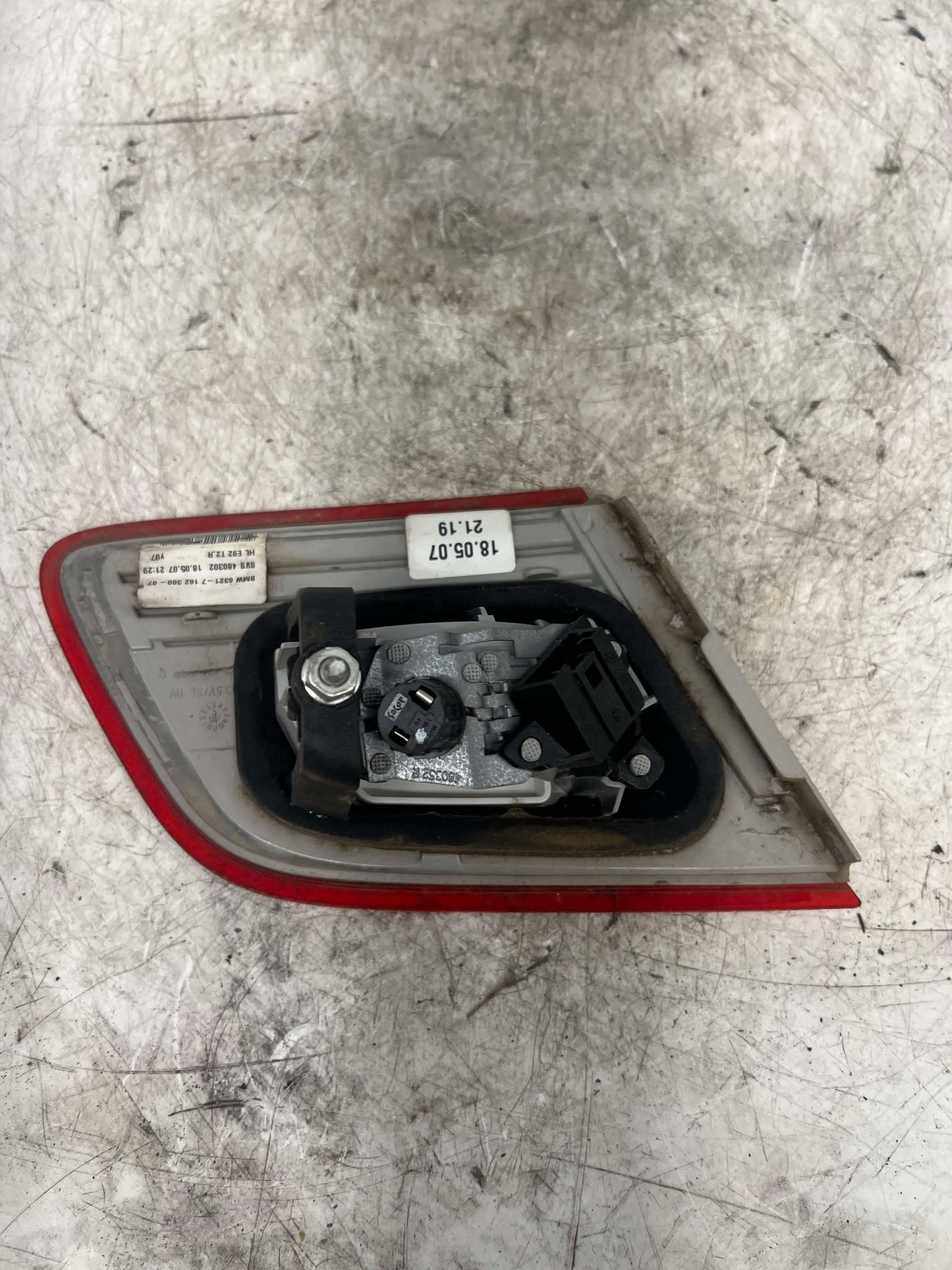 BMW 3 SERIES E92 E93 REAR INNER RIGHT TAIL LIGHT 7252780