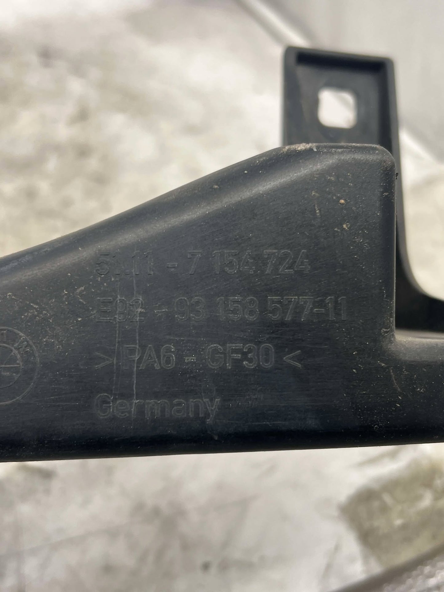 BMW 3 SERIES E92 E93 DRIVERS SIDE HEADLIGHT BRACKET 7154724