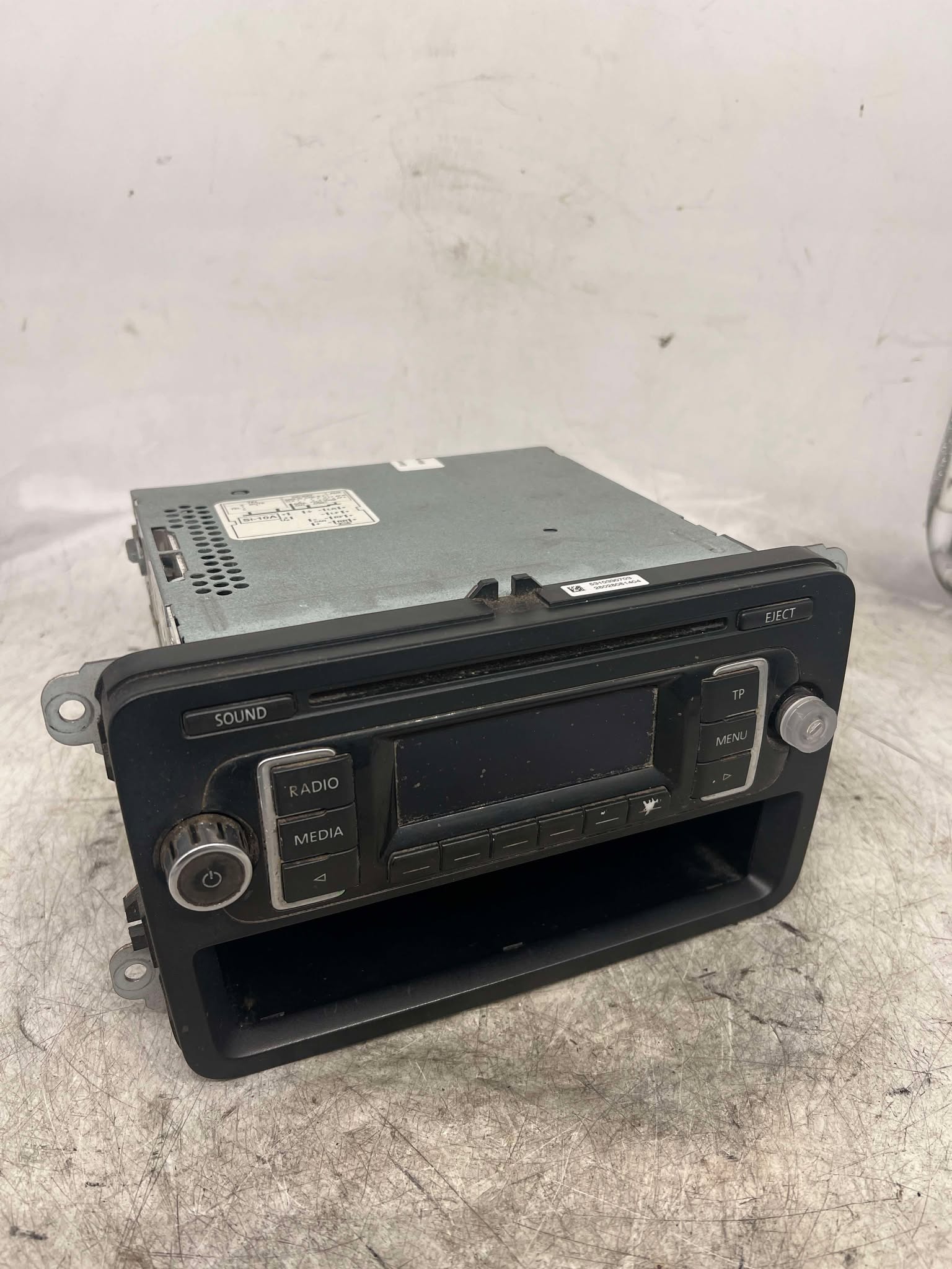 VW CADDY GOLF MK6 STEREO CD PLAYER 5K0035156A – LRI Autoparts