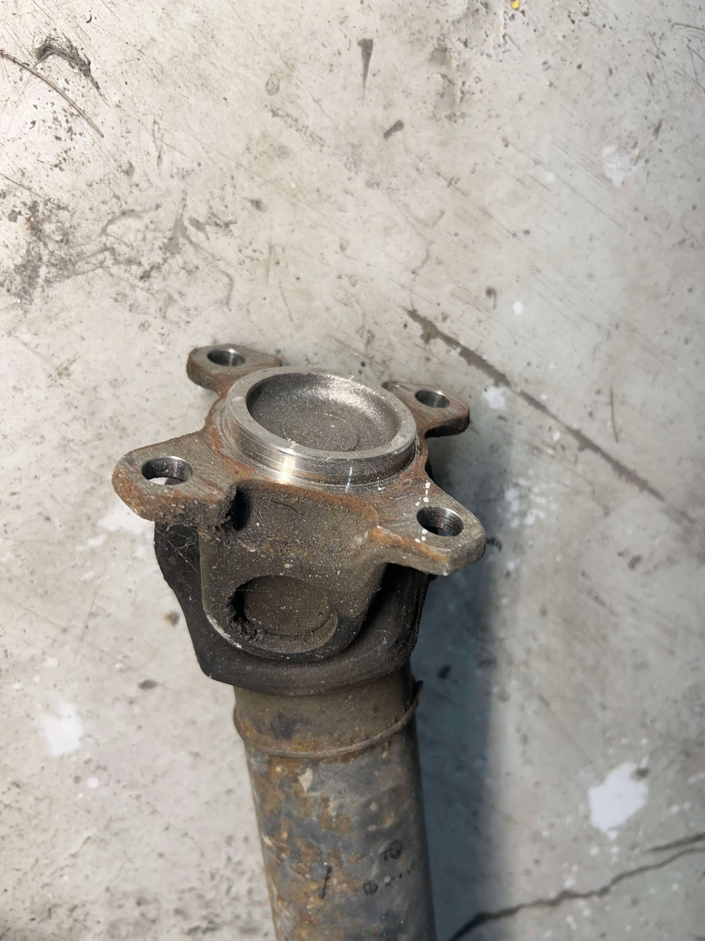 BMW 1 SERIES E87 N46 AUTOMATIC DRIVESHAFT 7526116