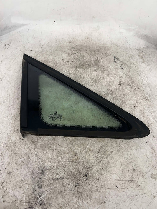 VW CADDY QUATER FRONT RIGHT WINDOW 43R001057
