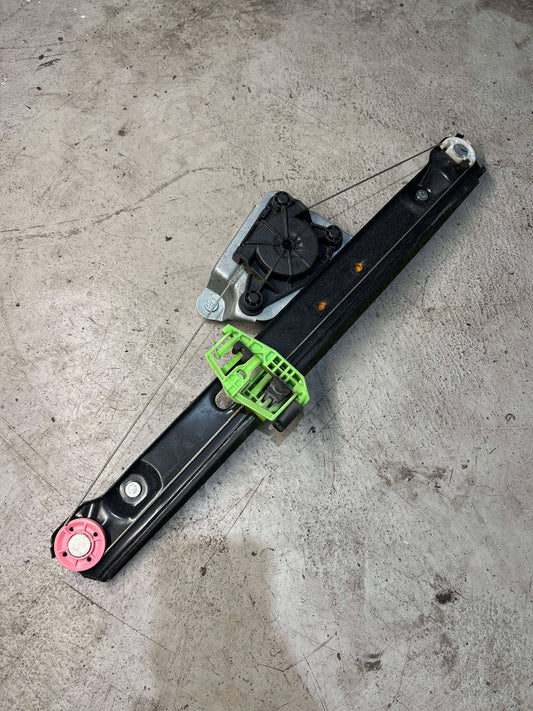 BMW 3 SERIES E90 RHS REAR DRIVERS WINDOW REGULATOR 7075884