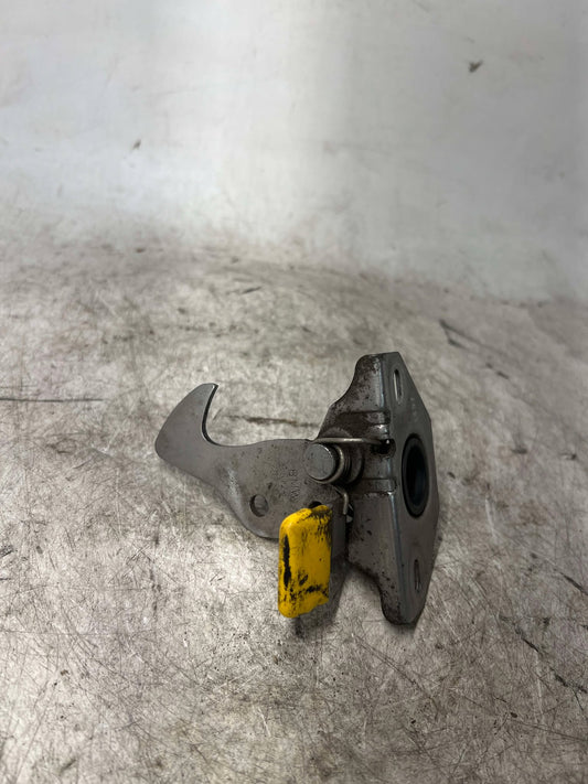 BMW 3 SERIES E90 E92 E93 BONNET CATCH 7073916