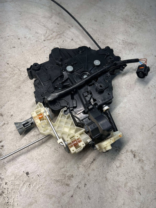 VOLKSWAGEN CADDY LEFT SLIDING DOOR LOCK 2K0843653BF