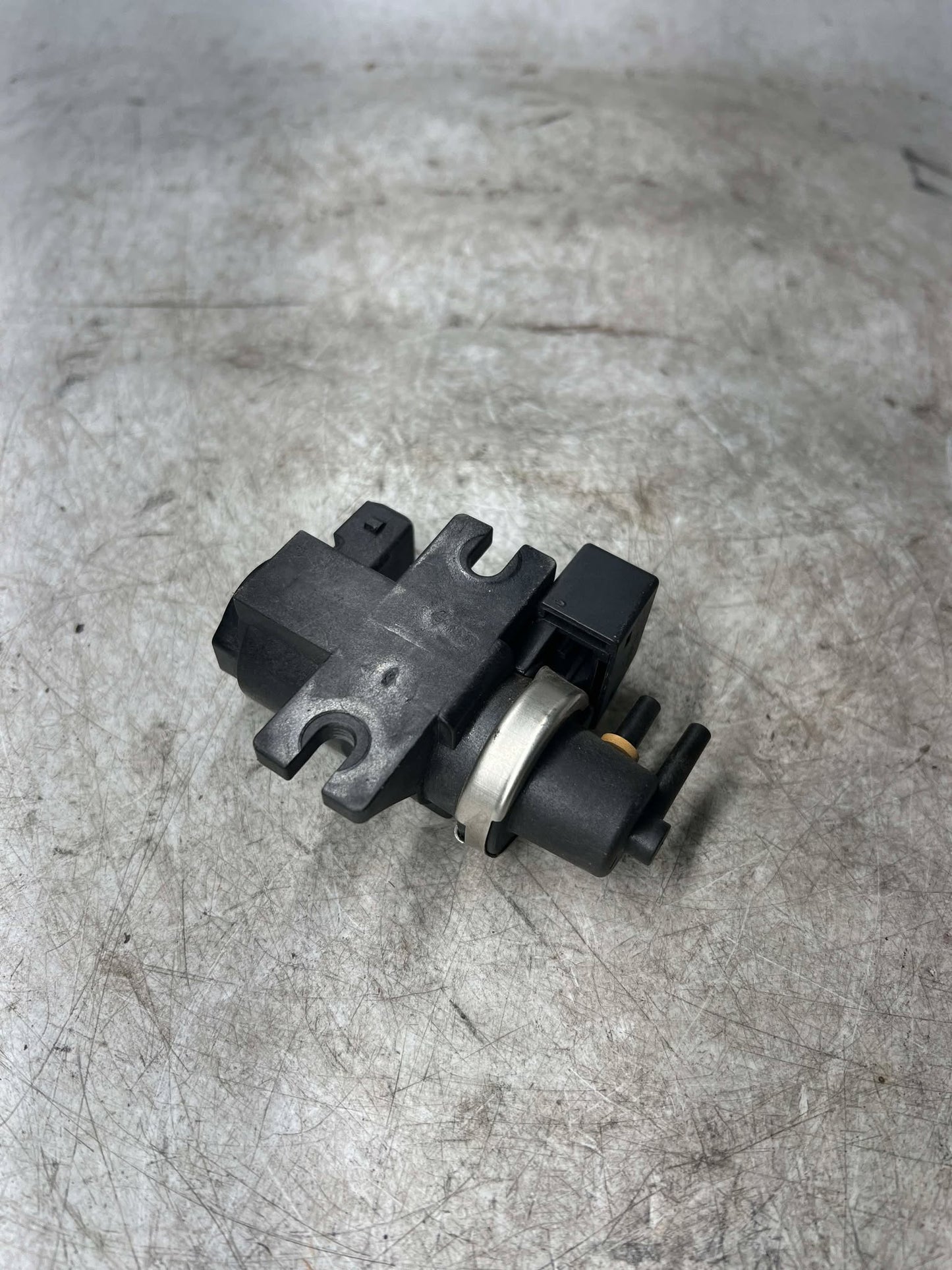 BMW EGR PRESSURE CONVERTER 7584628