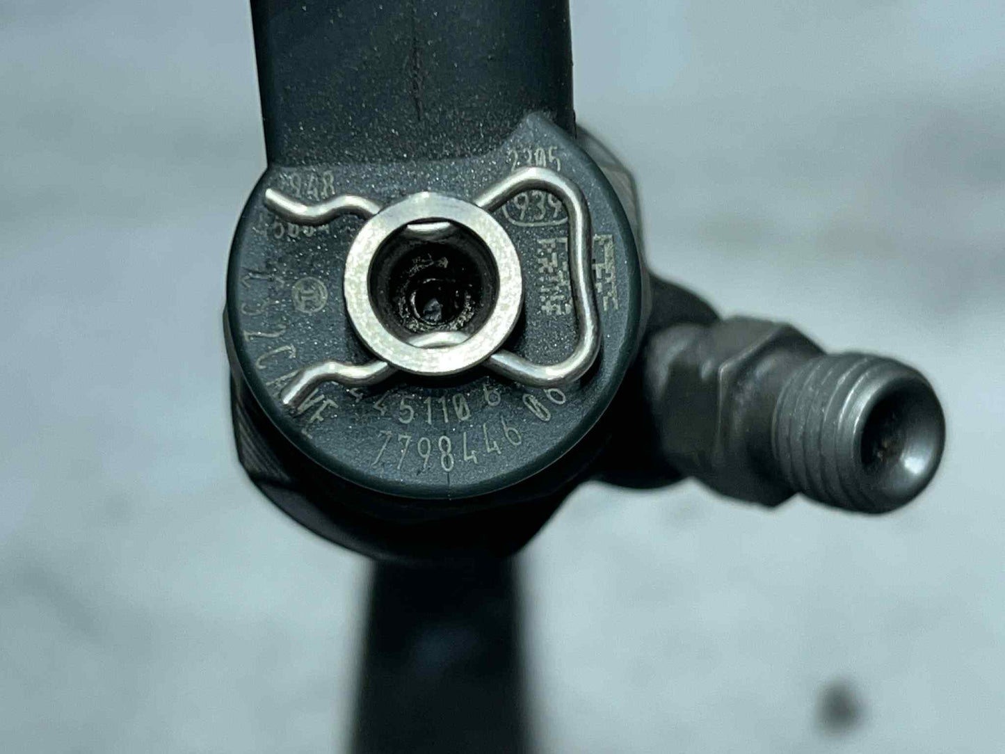 BMW 1 3 5 X SERIES N47 2.0L FUEL INJECTOR 7798446