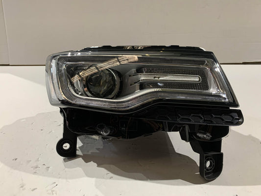Jeep Grand Cherokee WK RHS Right Xenon Headlight 68111036AK