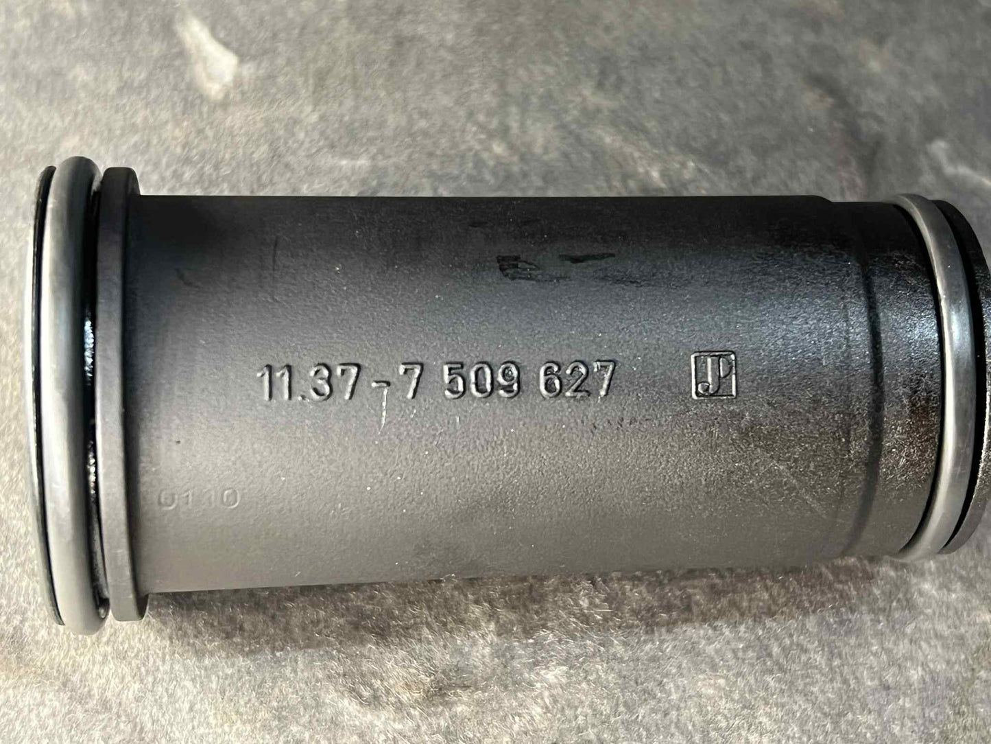 BMW 1 3 X SERIES N46 N46N IGNITION SPARK PLUG GUIDE TUBE 7509627