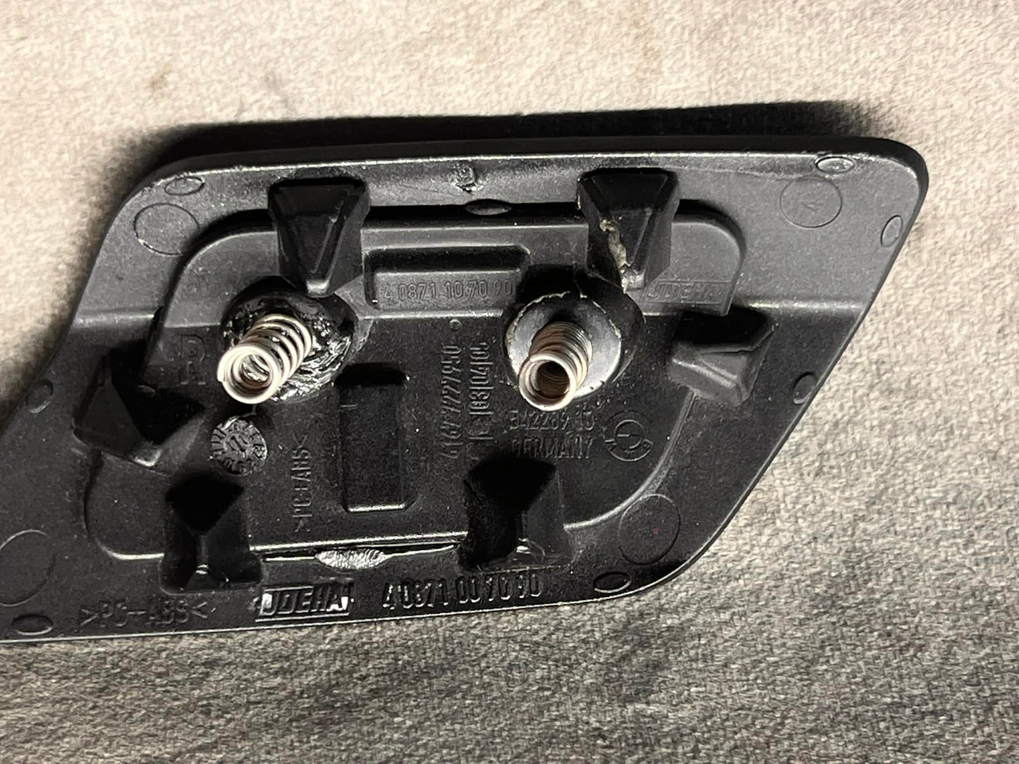 BMW E92 E93 LCI Headlight Washer Cover - Right Side 61677253394
