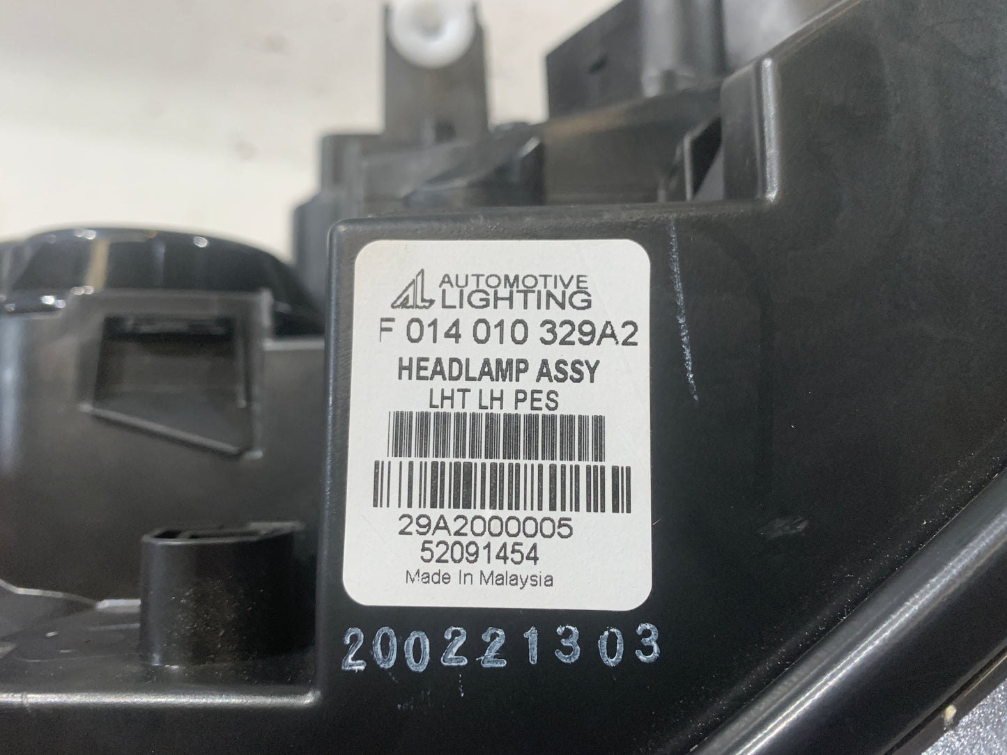 HOLDEN COLORADO RG LHS LEFT HALOGEN HEADLIGHT BLACK INSERT 52091454