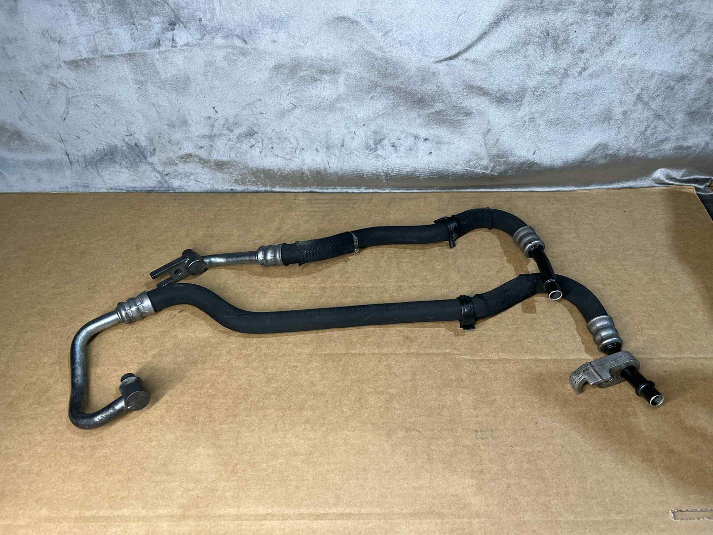 BMW 1 SERIES E82 E88 N54 N55 OIL COOLER LINES 7573273 7573274