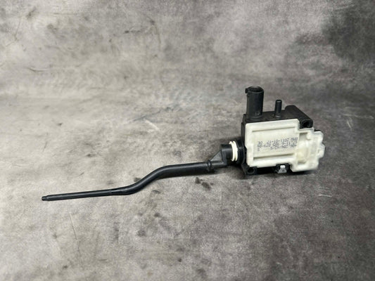 BMW 1 Series E81 / E82 / E87 / E88 Fuel Filler Flap Actuator - 6985879 (Used) - LRI Autoparts