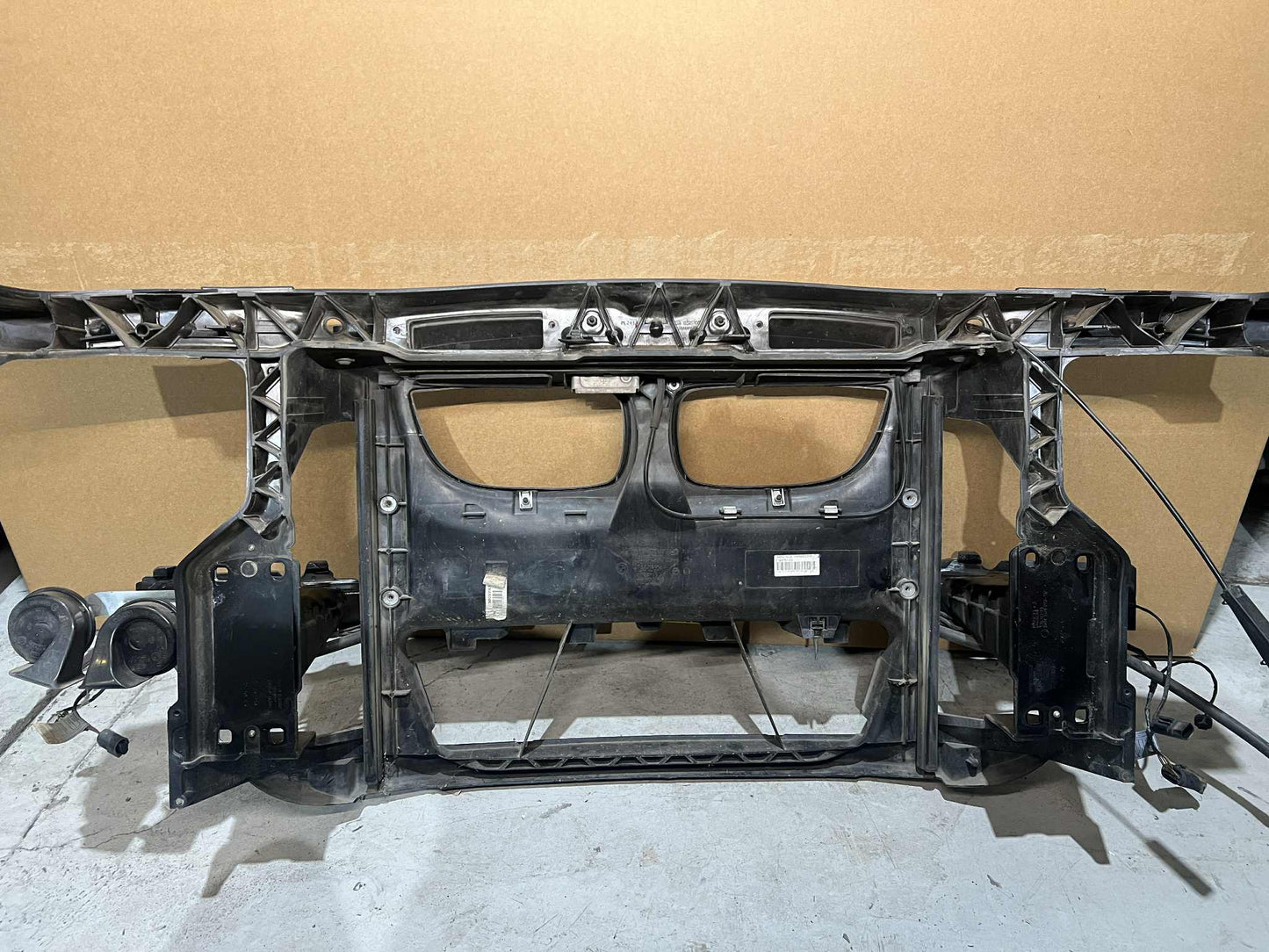 BMW 1 SERIES E82 E87 E88 6 CYLINDER RADIATOR SUPPORT WITH CRASH BAR 51647193193